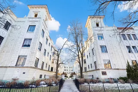 7344 N Ridge Blvd #8A, Chicago, IL 60645