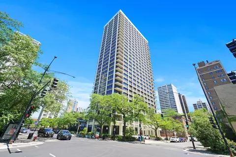 88 W Schiller St #1801, Chicago, IL 60610