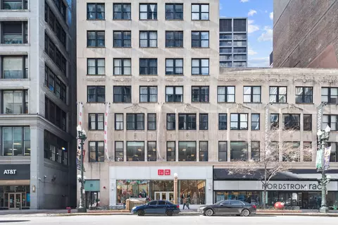 20 N State St #304, Chicago, IL 60602