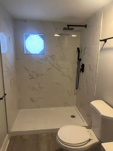 Bath - 16533 Dixie Hwy, Markham, IL 60428 photo 3 of 4