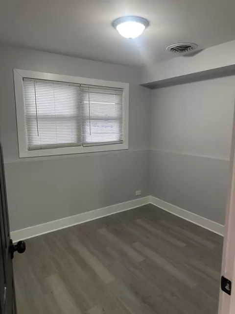 Bedroom - 16533 Dixie Hwy, Markham, IL 60428 photo 3 of 3