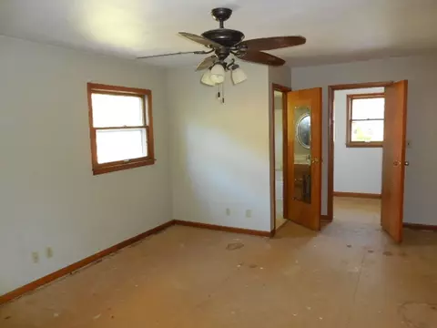 Bedroom - 9297 E 1446 North Rd, Fairmount, IL 61841 photo 2 of 10