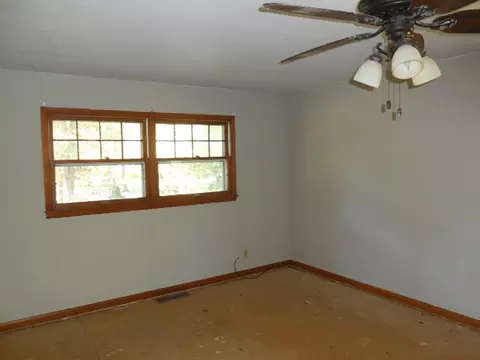Bedroom - 9297 E 1446 North Rd, Fairmount, IL 61841 photo 1 of 10
