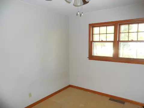 Bedroom - 9297 E 1446 North Rd, Fairmount, IL 61841 photo 5 of 10