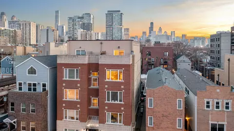 325 W Schiller Ave #3W, Chicago, IL 60610