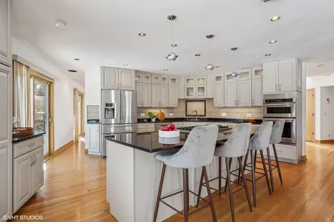 Kitchen - 3 Chicory Ln, Riverwoods, IL 60015 photo 1 of 3