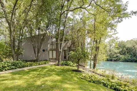 3 Chicory Ln, Riverwoods, IL 60015