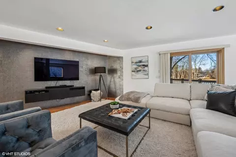 Living - 3 Chicory Ln, Riverwoods, IL 60015 photo 3 of 6