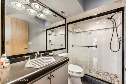Bath - 3 Chicory Ln, Riverwoods, IL 60015 photo 2 of 5