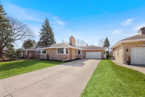 5245 Washington St, Skokie, IL 60077