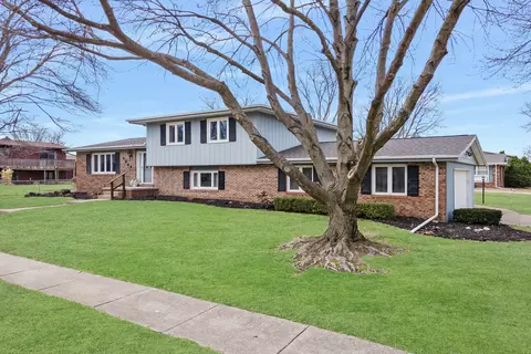 2804 Mockingbird Ln, Bloomington, IL 61704 photo 38