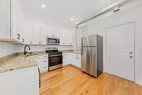 Kitchen - 1648 N Artesian Ave, Chicago, IL 60647 photo 4 of 5