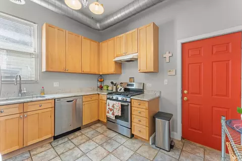 Kitchen - 1648 N Artesian Ave, Chicago, IL 60647 photo 2 of 5
