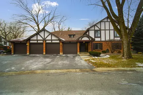 11220 Cottonwood Dr #29B, Palos Hills, IL 60465