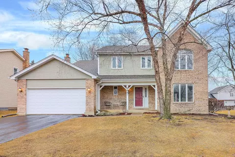 699 Stuart Dr, Carol Stream, IL 60188