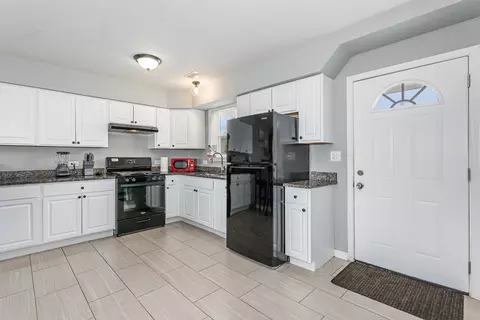 Kitchen - 16548 Sawyer Ave, Markham, IL 60428 photo 3 of 3