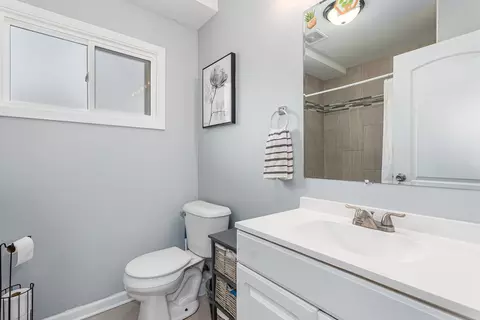Bath - 16548 Sawyer Ave, Markham, IL 60428 photo 1 of 1