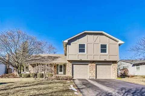 1048 Florida Ln, Elk Grove Village, IL 60007