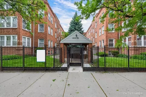 4912 N Kedzie Ave #2E, Chicago, IL 60625