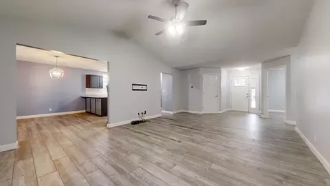 901 Vanlaningham Dr, Mattoon, IL 61938 photo 7