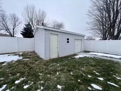 901 Vanlaningham Dr, Mattoon, IL 61938 photo 40