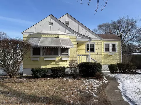18251 Oakwood Ave, Lansing, IL 60438