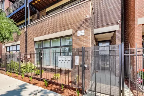 3126 W Walton St #1, Chicago, IL 60622