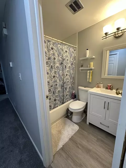 Bath - 220 Creekside Dr, Bolingbrook, IL 60440 photo 1 of 1