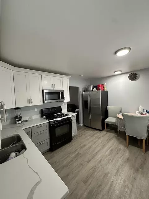 Kitchen - 220 Creekside Dr, Bolingbrook, IL 60440 photo 1 of 4