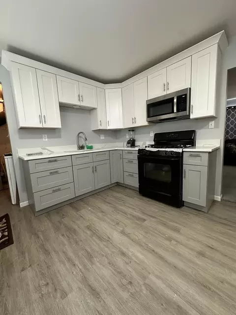 Kitchen - 220 Creekside Dr, Bolingbrook, IL 60440 photo 3 of 4
