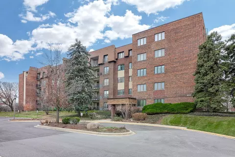 453 Raintree Dr #4J, Glen Ellyn, IL 60137
