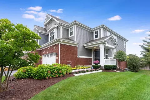 3 S584 Breme Dr W, Warrenville, IL 60555