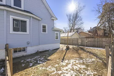 483 Barrett St, Elgin, IL 60120 photo 28