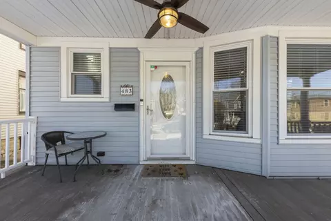 483 Barrett St, Elgin, IL 60120 photo 3