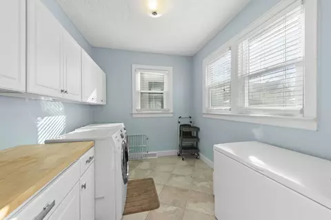 483 Barrett St, Elgin, IL 60120 photo 15