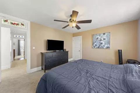 483 Barrett St, Elgin, IL 60120 photo 17
