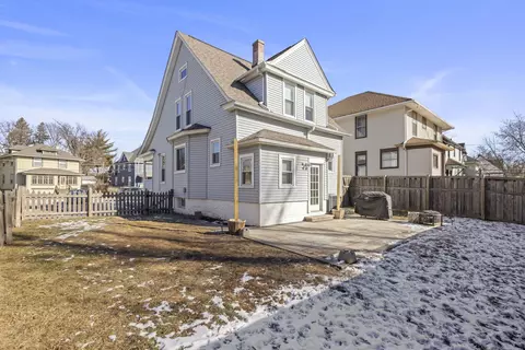 483 Barrett St, Elgin, IL 60120 photo 29