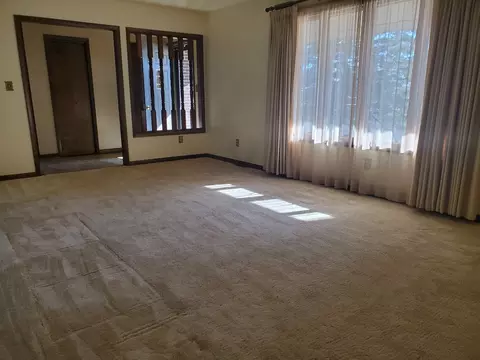 Living - 439 E Lincoln Ave, Onarga, IL 60955 photo 1 of 3
