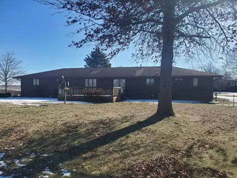Exterior - 439 E Lincoln Ave, Onarga, IL 60955 photo 3 of 5