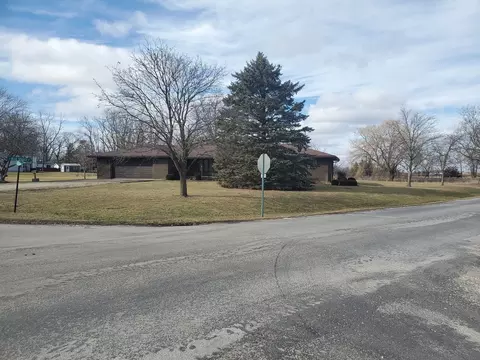 Exterior - 439 E Lincoln Ave, Onarga, IL 60955 photo 2 of 5