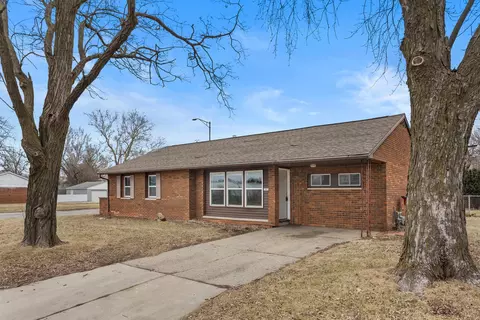 1410 N Mattis Ave, Champaign, IL 61821