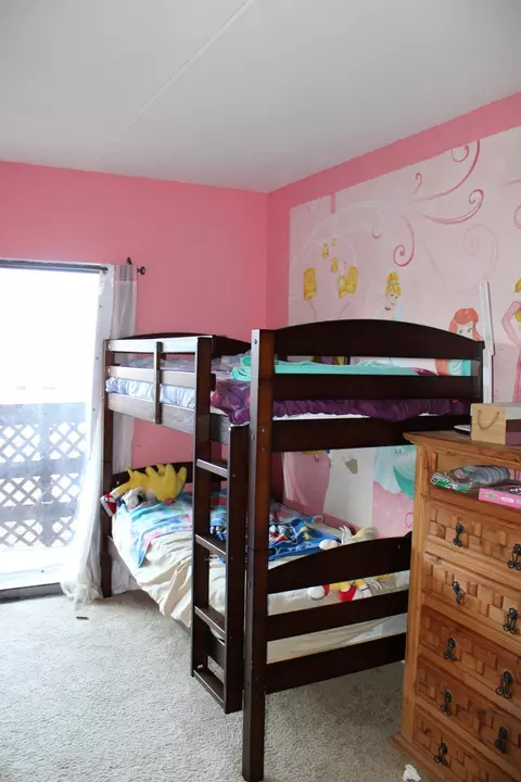 Bedroom - 1702 Kenneth Cir, Elgin, IL 60120 photo 2 of 6