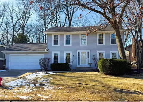 1893 Carriage Hill Rd, Lisle, IL 60532