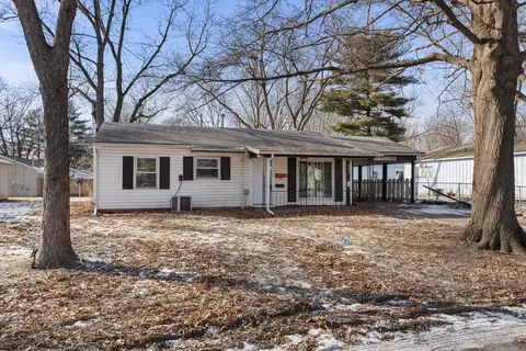 203 Scottswood Dr, Urbana, IL 61802