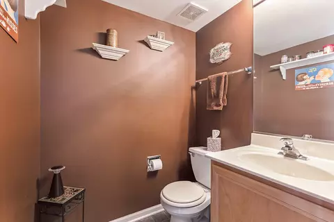 Bath - 2805 Crested Butte Trl, Plainfield, IL 60586 photo 1 of 2