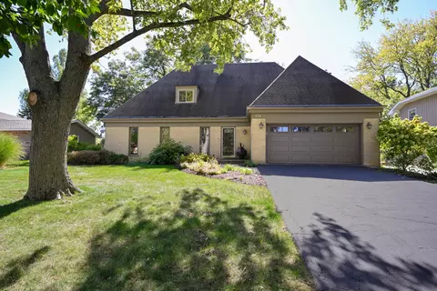 22 W351 Glen Valley Dr, Glen Ellyn, IL 60137