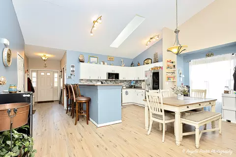 Kitchen - 119 Eagle Point Rd, Fox Lake, IL 60020 photo 1 of 4