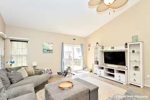 Living - 119 Eagle Point Rd, Fox Lake, IL 60020 photo 2 of 3