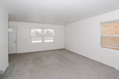449 Elmhurst Rd, Mount Prospect, IL 60056 photo 3