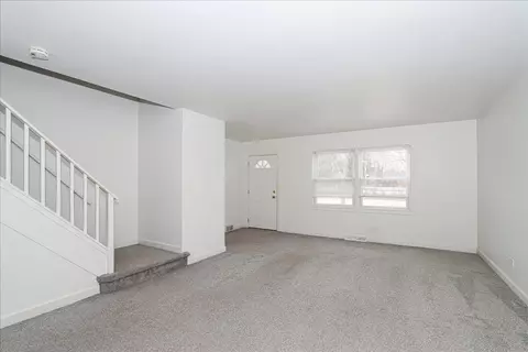 449 Elmhurst Rd, Mount Prospect, IL 60056 photo 4